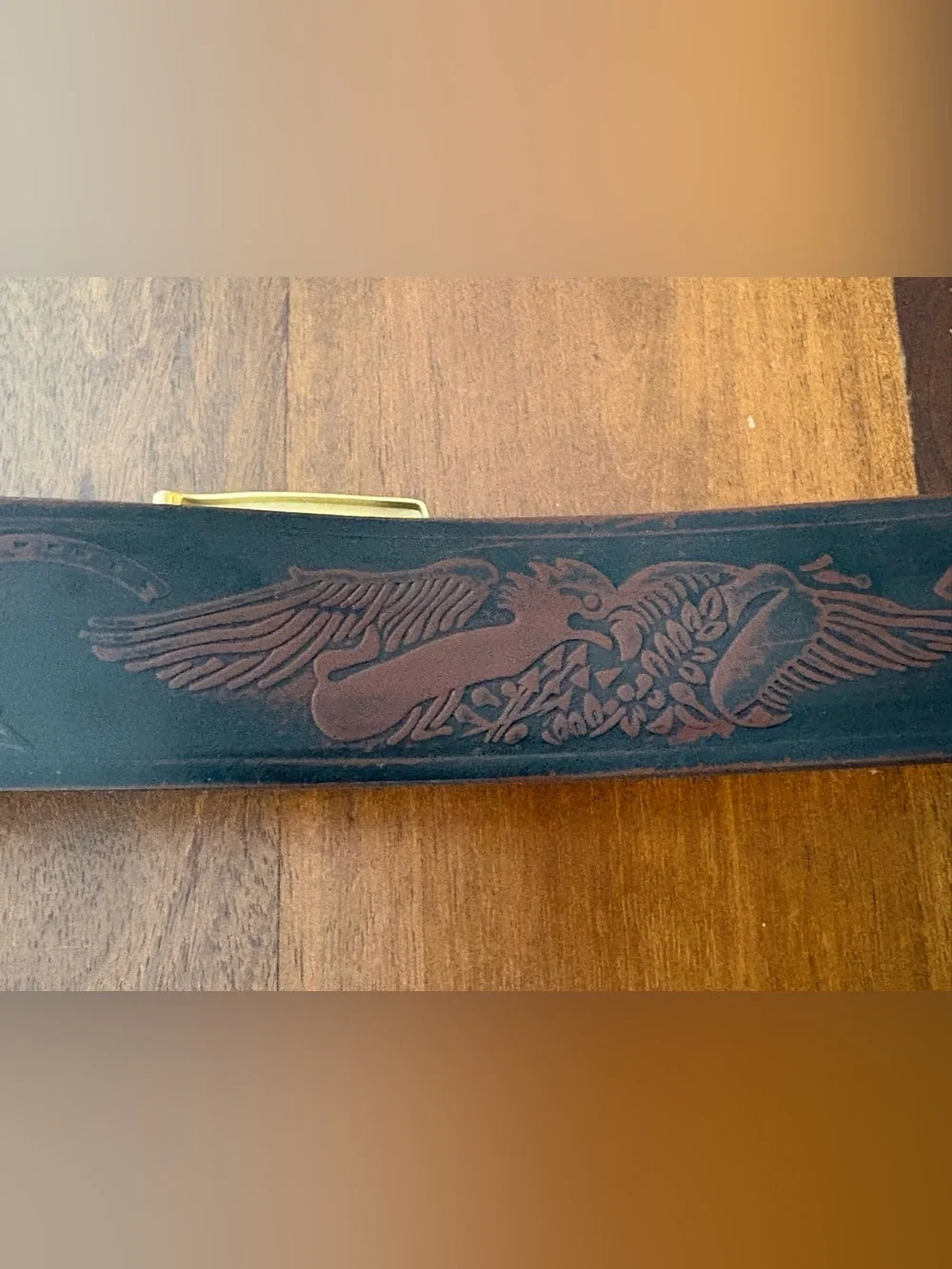 WRANGLER Embossed Eagle Pattern Leather Men’s Belt Brass-toned Buckle Sz 40/100